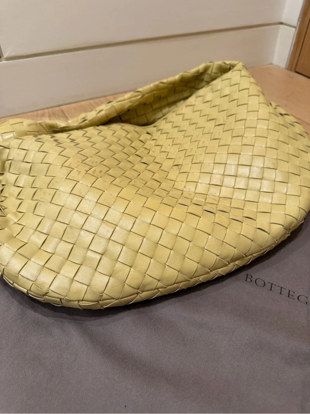 Bottega Veneta Intrecciato Jodie bag in size medium.